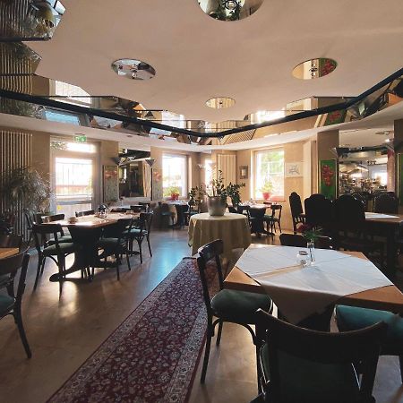 Zum Gruenen Turm Otel Hohen Neuendorf Dış mekan fotoğraf