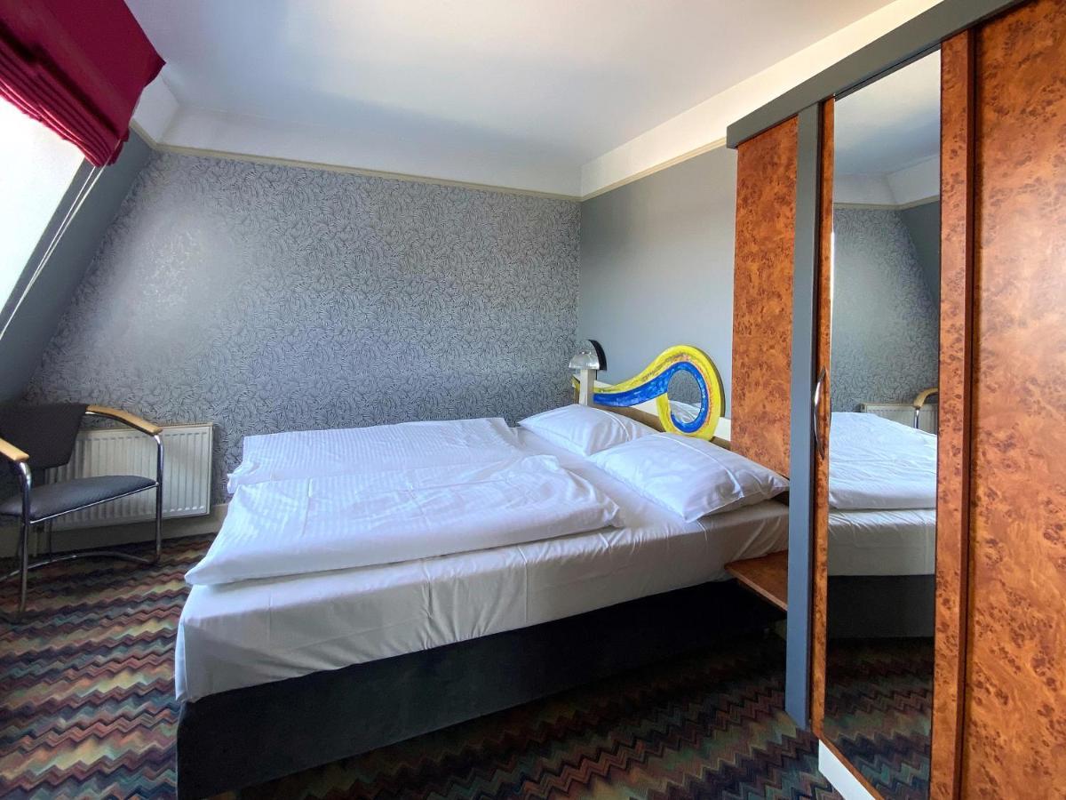 Zum Gruenen Turm Otel Hohen Neuendorf Dış mekan fotoğraf